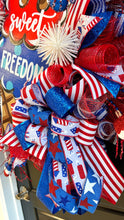 Load image into Gallery viewer, ICE CREAM WREATH
