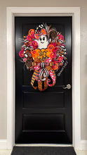 Load image into Gallery viewer, HEY BOO WREATH (white picks)
