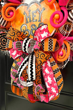 Load image into Gallery viewer, HEY BOO WREATH (white picks)
