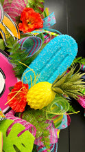 Load image into Gallery viewer, FLAMINGO WREATH
