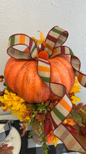 Load image into Gallery viewer, SUNFLOWER PUMPKIN CENTERPIECE

